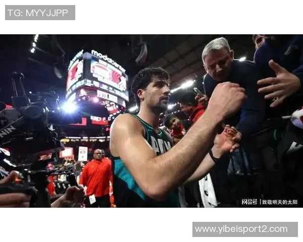 阿夫迪亚表现平平14投仅中5罚球命中率尚可贡献17分7板7助但正负值惨淡 阿夫迪亚表现平平14投仅中5罚球命中率尚可贡献17分7板7助但正负值惨淡