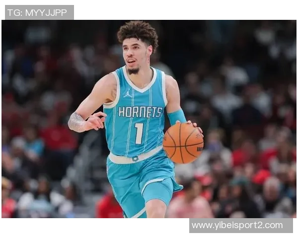 拉梅洛鲍尔因不文明手势被罚款三万五千美元引发热议