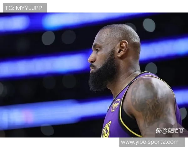苏群分析詹姆斯未来可能提前退役或突然宣布不再参赛的多种可能性