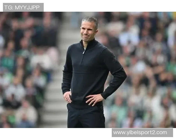 范佩西回应昆滕廷伯批评称关系难以修复我只看球员表现 范佩西回应昆滕廷伯批评称关系难以修复我只看球员表现